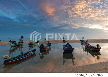 Wooden fishing boat in Thailand Wooden fishing boat in Thailand 24020229