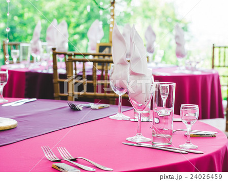 Dinner wedding table setting 24026459