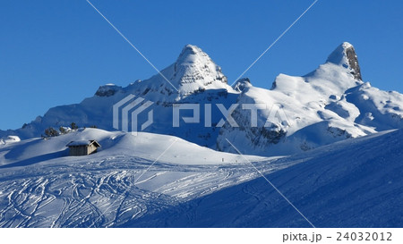 Ski slope on Mt Klingenstock and mountains 24032012