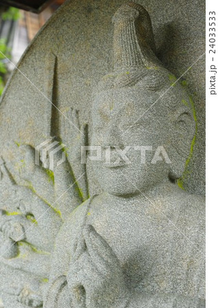 信州の文化財 名工 守屋貞治の石仏 准胝観世音菩薩(伊那市桂泉院) 右頭部俯瞰縦 信州の文化財 名工 守屋貞治の石仏 准胝観世音菩薩(伊那市桂泉院) 右頭部俯瞰縦 24033533