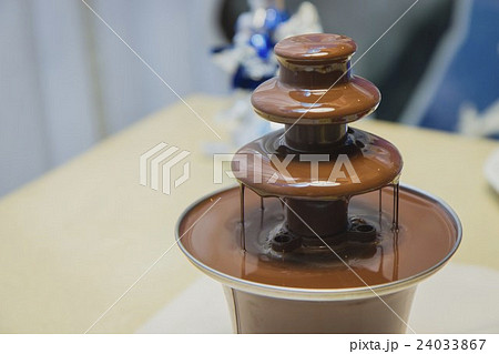 Chocolate fountain in banquet 24033867