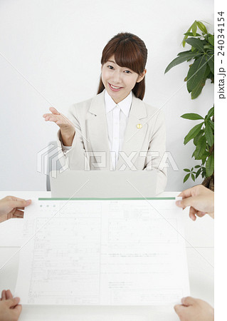 女性弁護士 女性弁護士 24034154