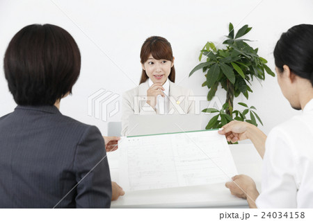 女性弁護士 24034158