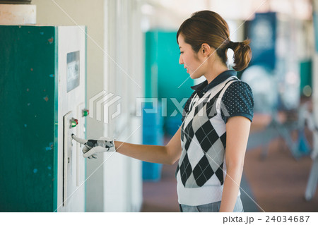 Japanese woman golfer , housewife 24034687