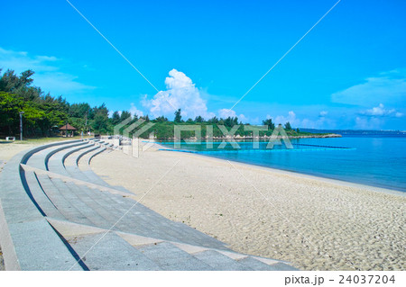 宮古島　夏のパイナガマビーチ 24037204