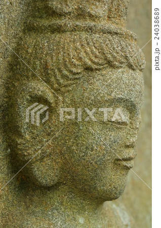 信州の文化財　名工　守屋貞治の石仏　聖観世音菩薩（伊那市桂泉院）　右頭部俯瞰拡大 24038689
