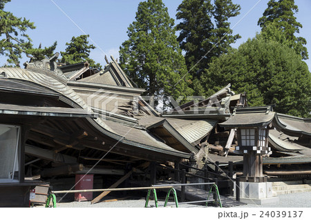 地震後の阿蘇神社 地震後の阿蘇神社 24039137