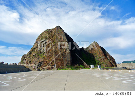 知床オロンコ岩からプユニ岬を望む 24039301