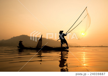 Silhouette of  fishermans 24039887
