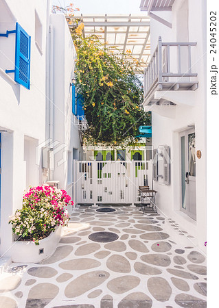 Beautiful architecture with santorini and greece style Beautiful architecture with santorini and greece style 24045202