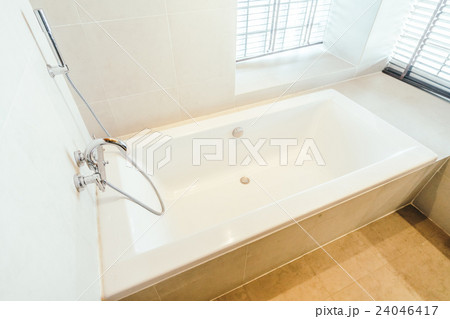 White bathtub decoration White bathtub decoration 24046417