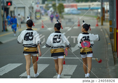 阿波踊り 男踊りの女の子の写真素材