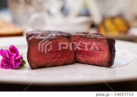 Filet mignon meal 24057714