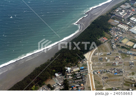 静岡市清水区三保の海岸線を空撮 静岡市清水区三保の海岸線を空撮 24058663