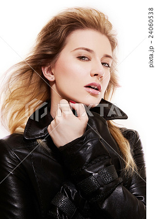 黒い革のジャケットを着た外人モデルの写真素材