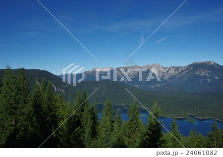 ツークシュピッツェ山からの景色 ツークシュピッツェ山からの景色 24061082