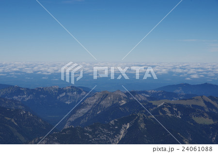 ツークシュピッツェ山からの景色 24061088