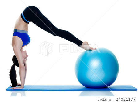 woman fitness pilates exercices isolated woman fitness pilates exercices isolated 24061177