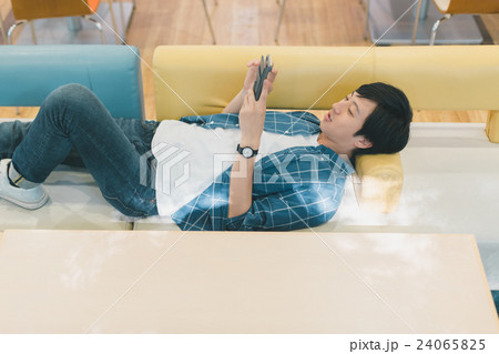 primary school child , university life 24065825