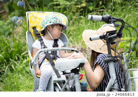 機嫌の悪くなった子ども 24066813