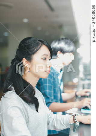 primary school child , university life 24068069
