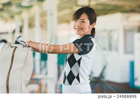 Japanese woman golfer , housewife 24068899
