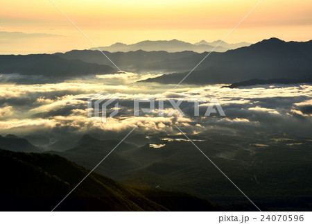 奥秩父の朝 24070596