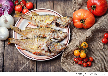 Three fried perch 24070625