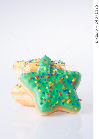 star shape donut on background 24071135