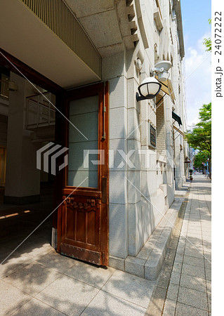 神戸 旧居留地の海岸ビル 24072222