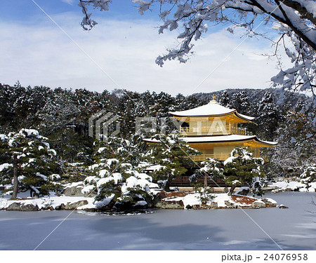 冬の京都 金閣寺雪景色 冬の京都 金閣寺雪景色 24076958
