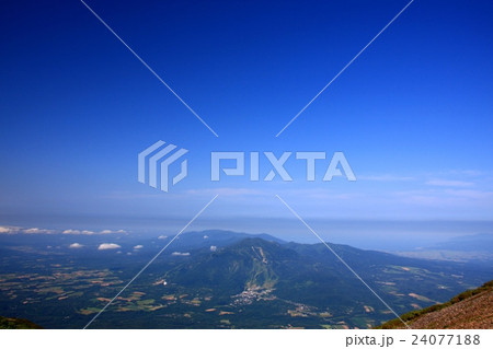 羊蹄山から見る夏のニセコ連峰 24077188