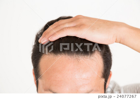 男性　ヘアケアイメージ　白バック 24077267