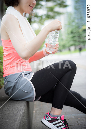 スポーツ 女性 スポーツ 女性 24078979
