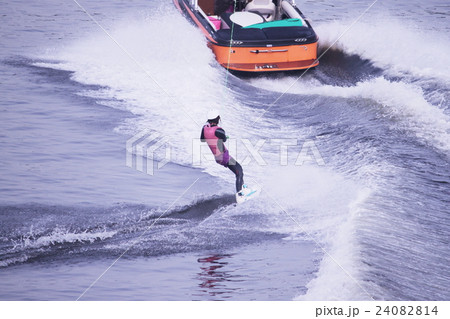 ウェイクボード 24082814