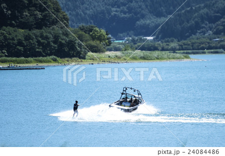 河口湖　大石公園　水上スキー 24084486