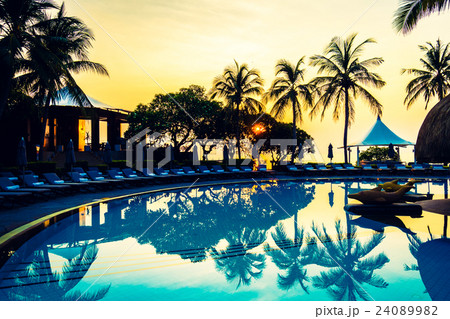 Swimming pool Swimming pool 24089982