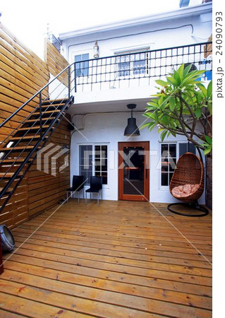 Small West Gate Time Inn Small West Gate Time Inn 24090793