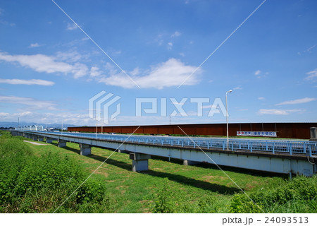 橋の架け替え 上武大橋 埼玉・群馬県境 2016年8月 k 広角 橋の架け替え 上武大橋 埼玉・群馬県境 2016年8月 k 広角 24093513