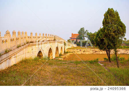 Eastern Qing Mausoleums -Yu Mausoleum(Qian Long)  24095366
