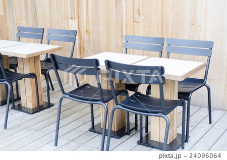 ウッドデッキのカフェ 24096064