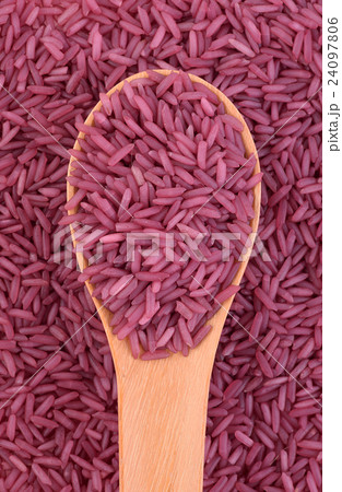Purple rice in the spoon Purple rice in the spoon 24097806