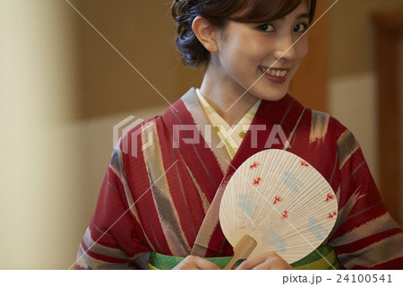 着物女性 ポートレート 着物女性 ポートレート 24100541