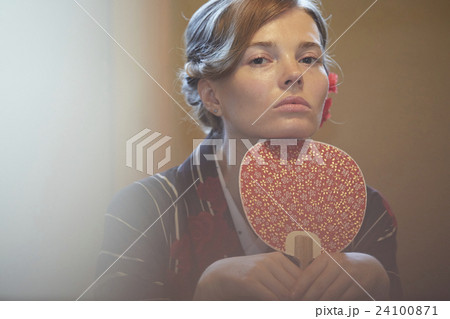 着物女性　ポートレート 24100871