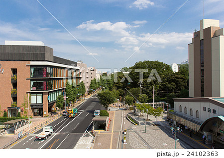 目白駅前、目白通り 24102363