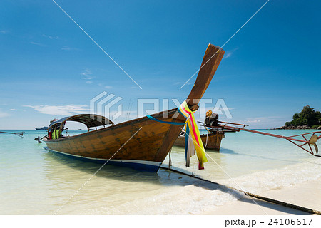 fish boat on the beach clear sky fish boat on the beach clear sky 24106617