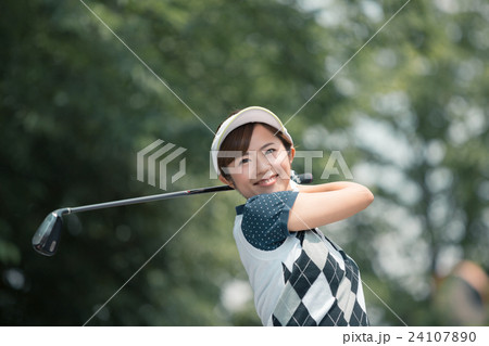 Japanese woman golfer , housewife 24107890