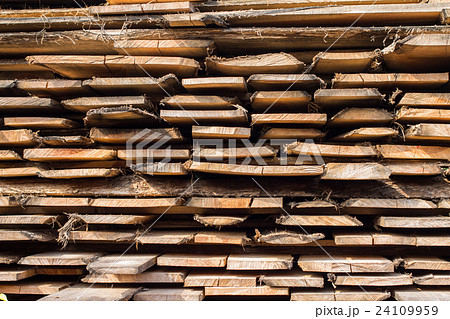 wood stack 24109959