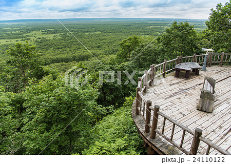 釧路湿原展望台　サテライト展望台から眺める釧路湿原 24110122