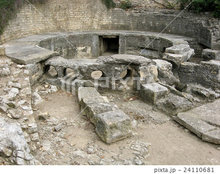 南フランス ニーム ローマ水道の終点 古代集水場 Castellumの写真素材